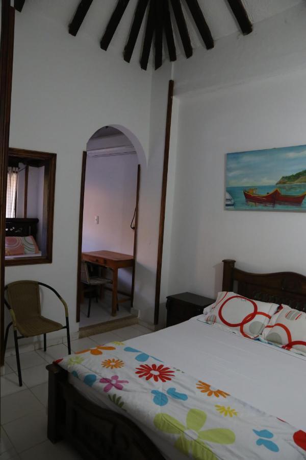 Hostal Pelikan Taganga Luaran gambar