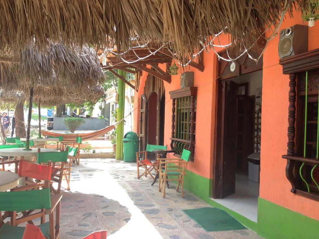 Hostal Pelikan Taganga Luaran gambar